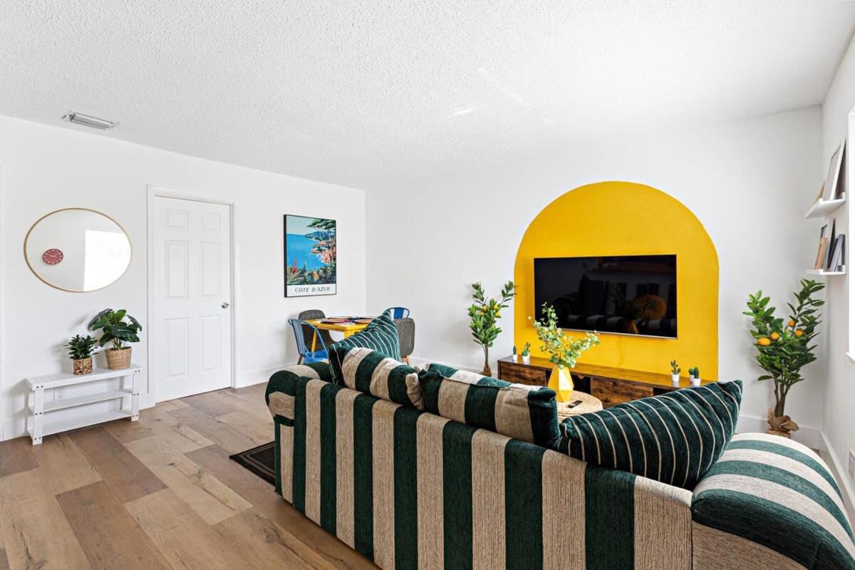 Lovely 2 Bedroom Condo In Sailboat Bend Fort Lauderdale Eksteriør billede