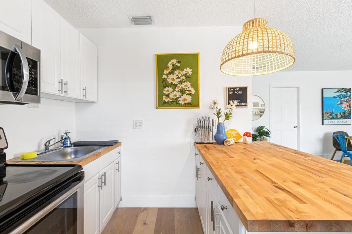 Lovely 2 Bedroom Condo In Sailboat Bend Fort Lauderdale Eksteriør billede